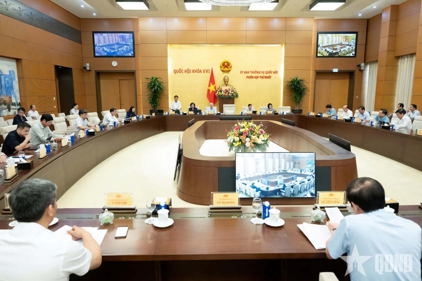 Ủy ban Thường vụ Quốc hội: Đề nghị cải thiện m&ocirc;i trường, an to&agrave;n thực phẩm, an to&agrave;n giao th&ocirc;ng