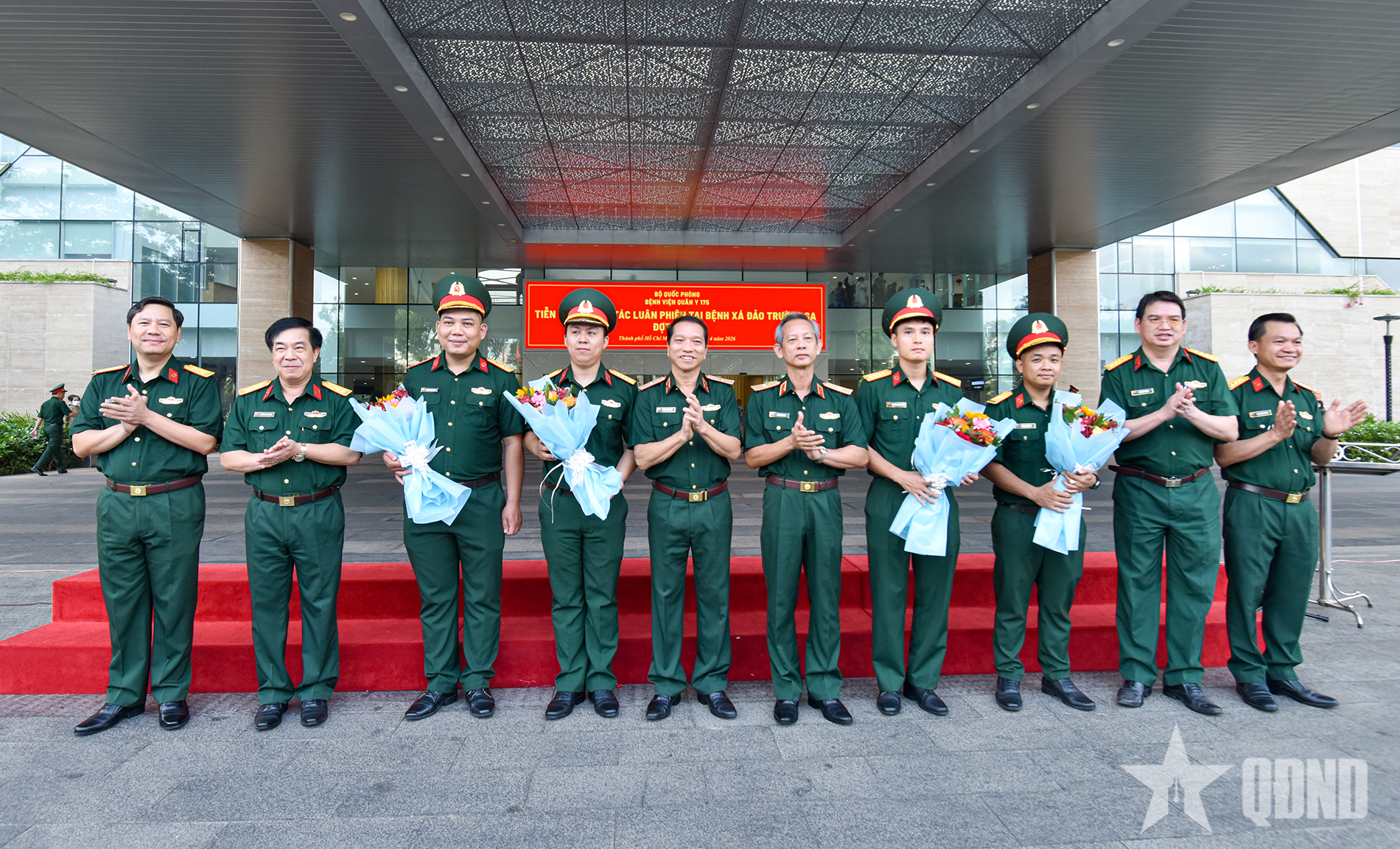 Thầy thuốc trẻ Bệnh viện Quân y 175 lên đường công tác tại Bệnh xá đảo Trường Sa