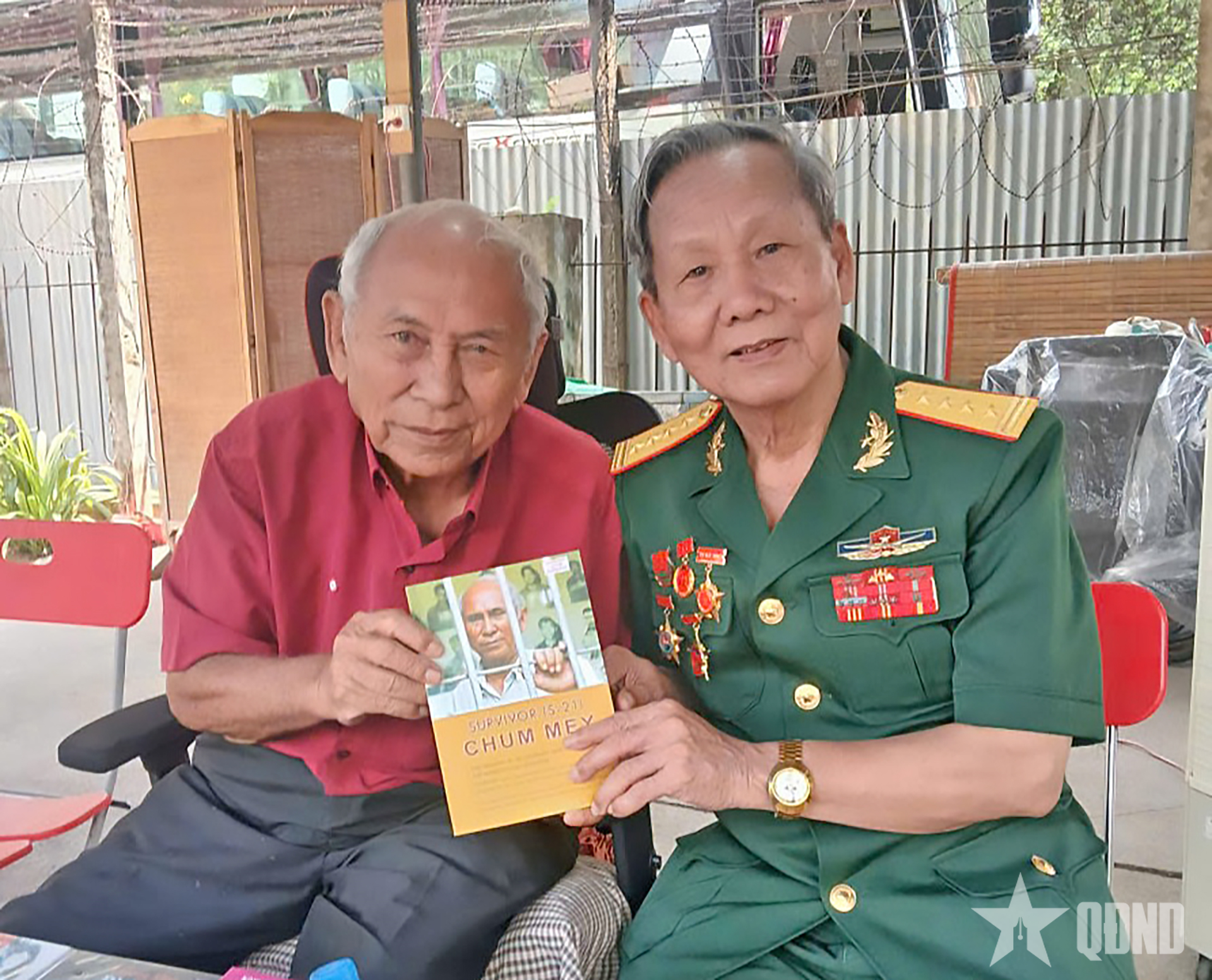 Đại tá Nguyễn Văn Hồng: Gìn giữ ký ức chiến tranh trên từng trang viết