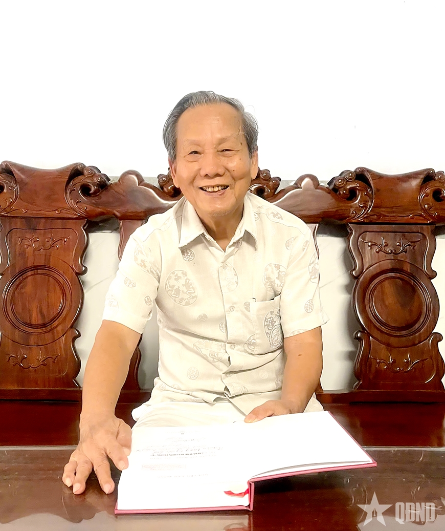 Đại tá Nguyễn Văn Hồng: Gìn giữ ký ức chiến tranh trên từng trang viết