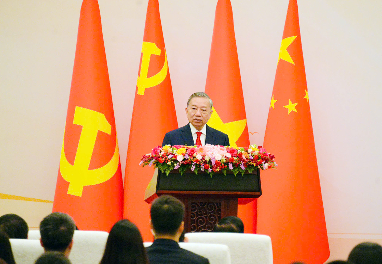 Gặp gỡ thanh niên Trung Quốc và Việt Nam tham gia Chương trình “Hành trình đỏ nghiên cứu, học tập”