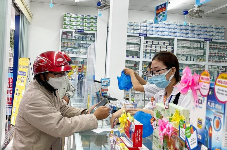 Bộ Y tế yêu cầu công khai giá thuốc và dịch vụ y tế, ngăn đầu cơ, găm hàng
