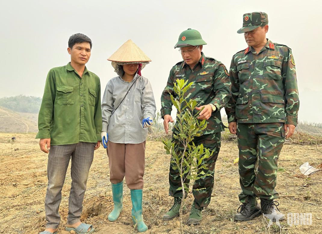 Bộ CHQS tỉnh Điện Biên thăm, động viên lực lượng thực hiện nhiệm vụ tại xã Mường Luân

