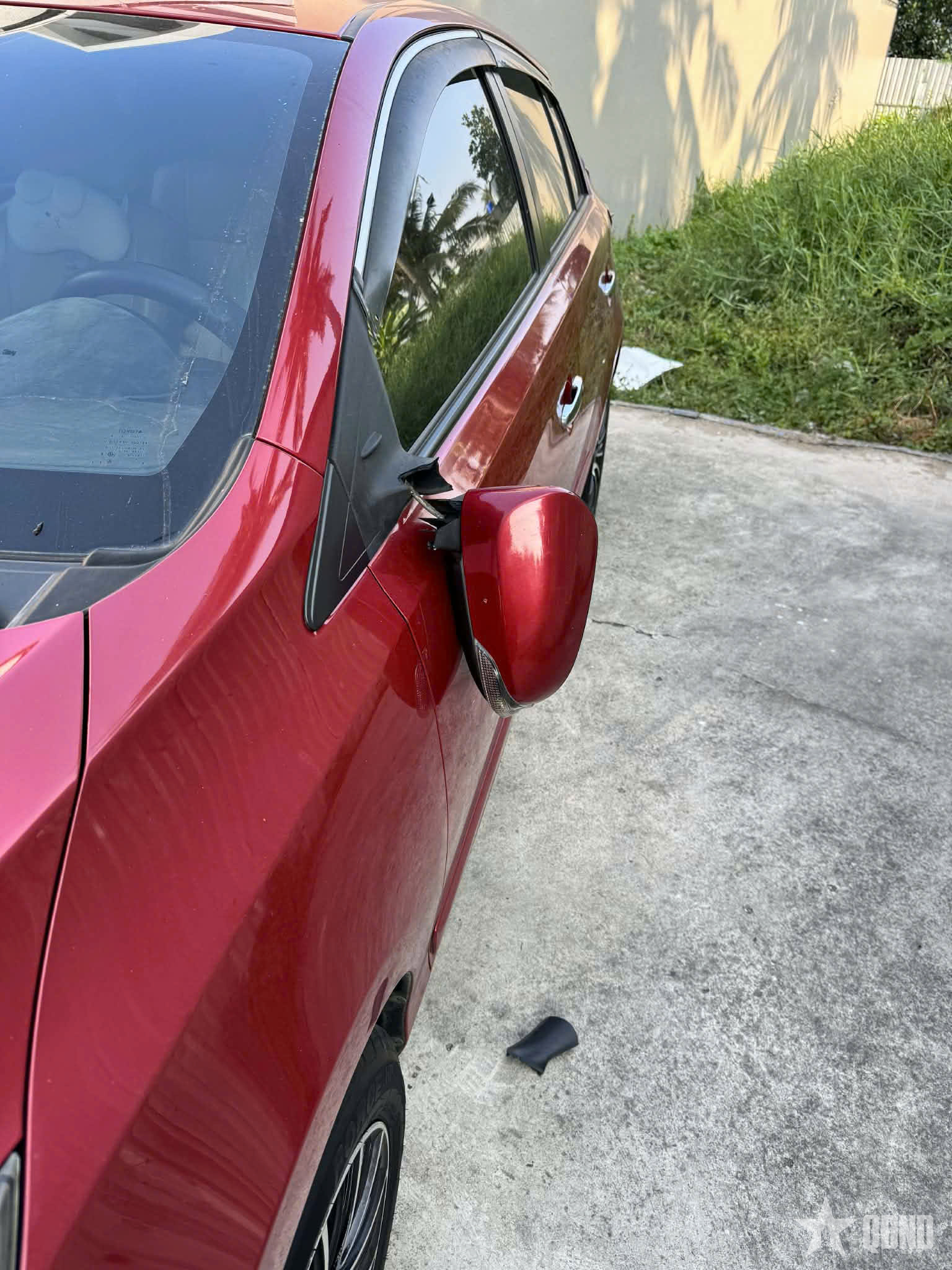 Video: Kẻ gian lộng hành trong đêm, liên tiếp bẻ gãy kính ô tô tại An Giang