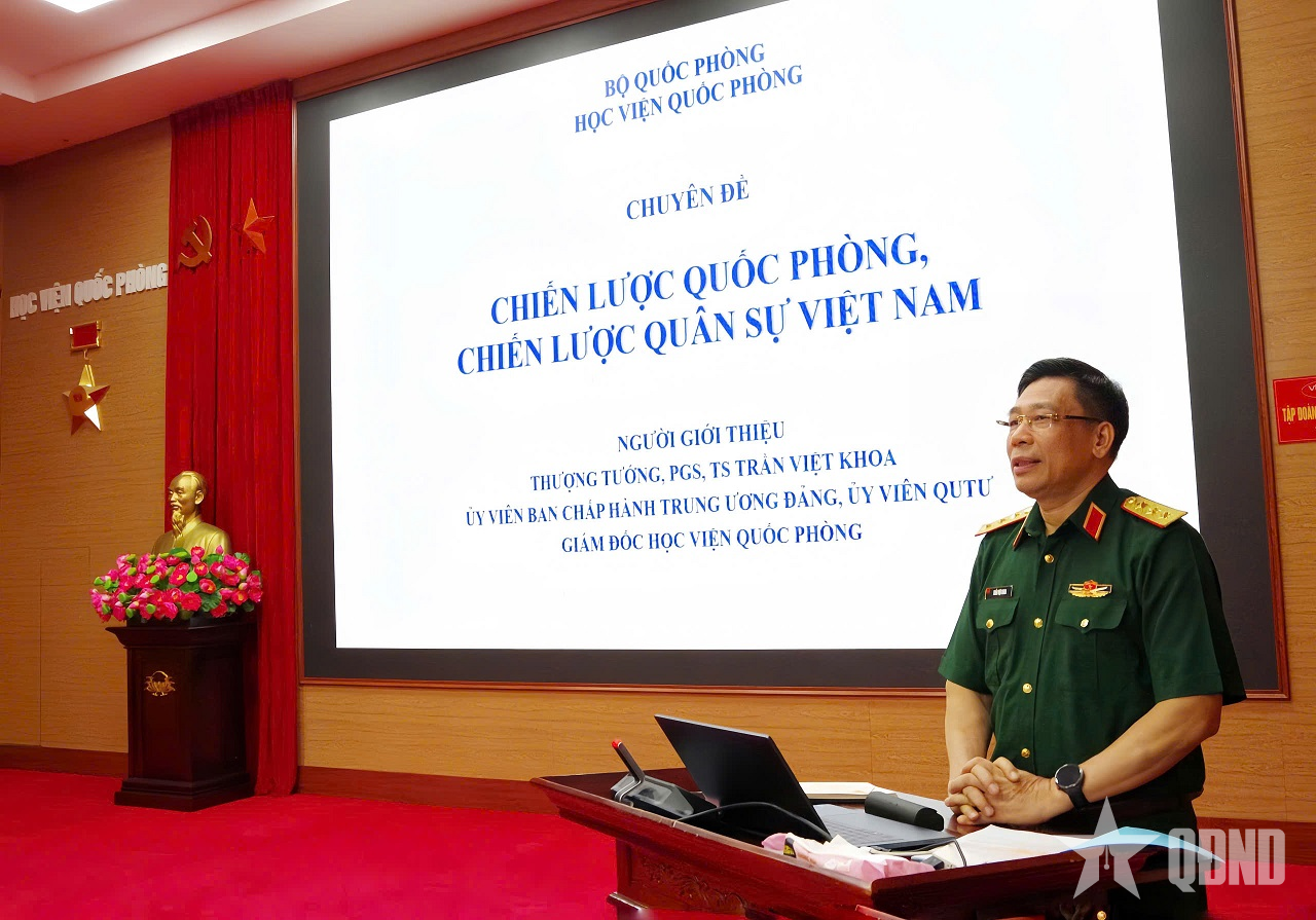 Nâng cao nhận thức về chiến lược quốc phòng trong xây dựng và bảo vệ Tổ quốc