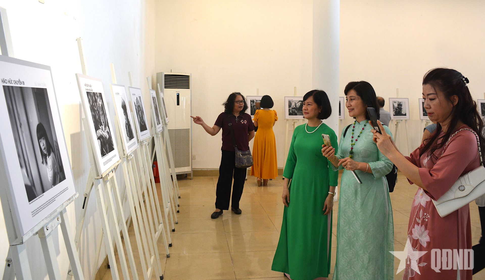 61 bức chân dung “kể chuyện” Việt Nam 