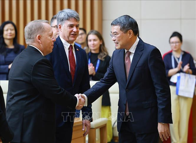 Thủ tướng Lê Minh Hưng làm việc với đoàn 52 doanh nghiệp hàng đầu Hoa Kỳ