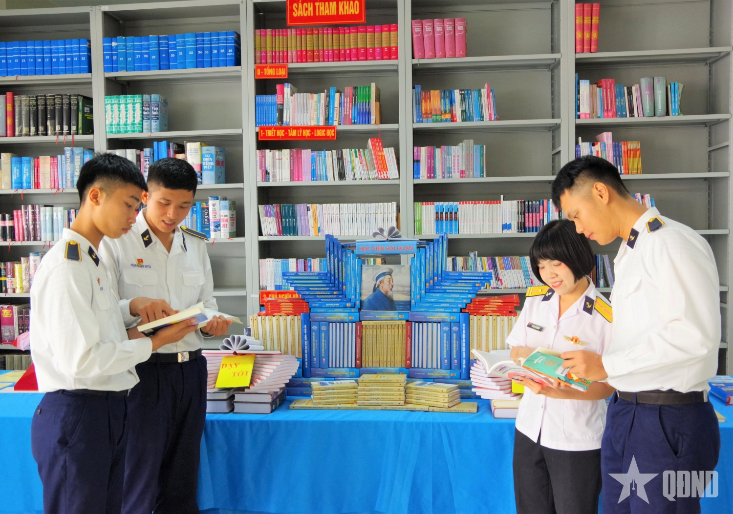 Học viện Hải quân khai mạc Ngày sách và văn hóa đọc Việt Nam