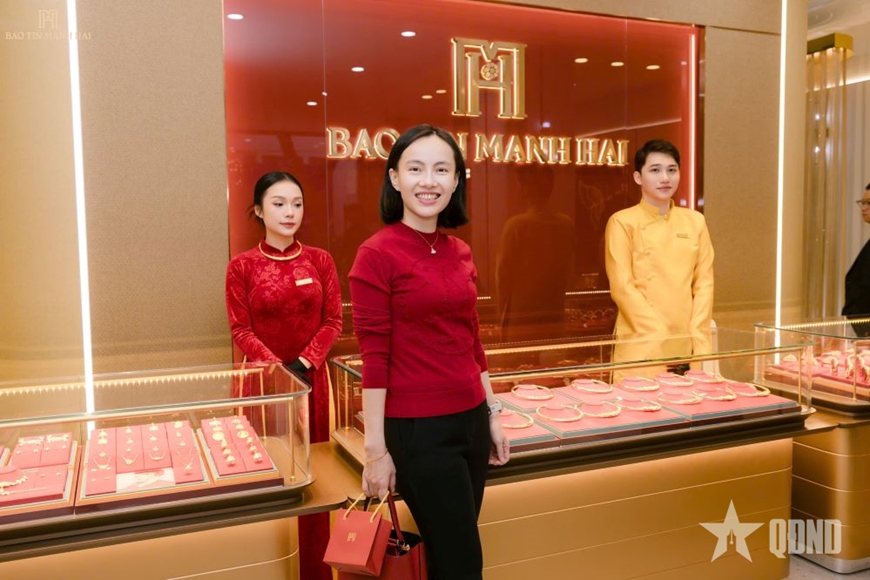 Gi&aacute; v&agrave;ng h&ocirc;m nay (18-4): Gi&aacute; v&agrave;ng trong nước v&agrave; thế giới tăng, giảm tr&aacute;i chiều