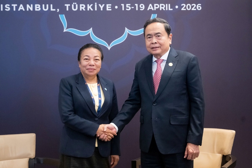 Chủ tịch Quốc hội Trần Thanh Mẫn gặp Ph&oacute; chủ tịch Quốc hội L&agrave;o Sounthone Xayachak