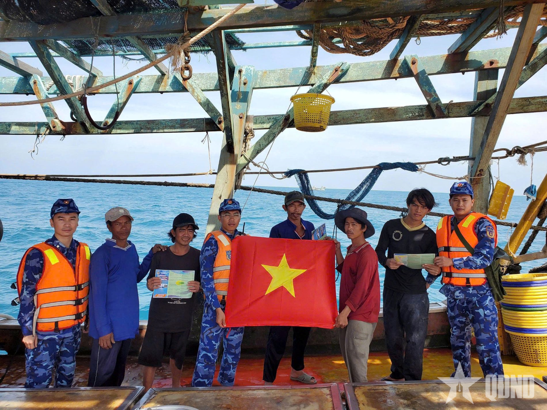 Hải đội 212 xây dựng bản lĩnh, nghiệp vụ cho cán bộ, chiến sĩ trong tình hình mới