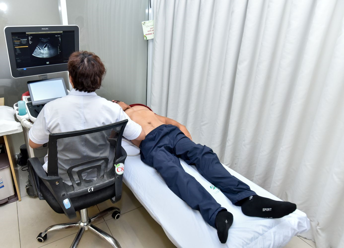 Phối hợp khám sức khỏe toàn diện vận động viên khuyết tật