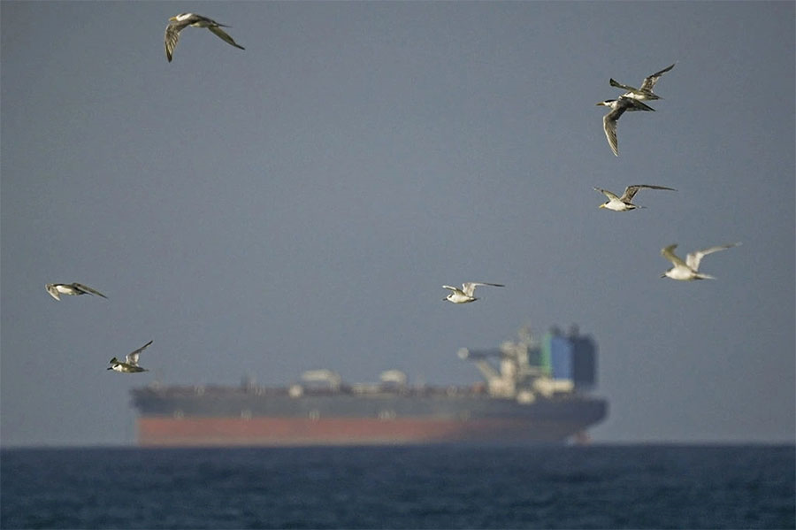 Xung đột tại Trung Đông: Iran tiếp tục đóng cửa eo biển Hormuz 