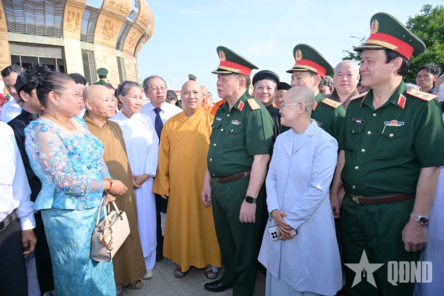 Đại tướng Nguyễn Trọng Nghĩa dự chỉ đạo chương trình gặp mặt già làng, trưởng thôn, trưởng ấp, trưởng khu, người có uy tín, chức sắc tôn giáo khu vực Nam Bộ