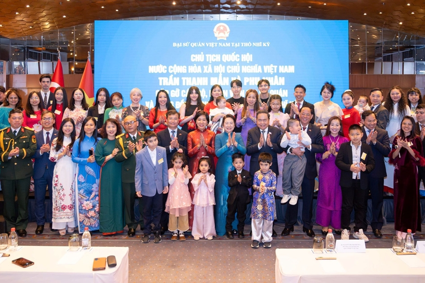 Chủ tịch Quốc hội Trần Thanh Mẫn gặp gỡ cộng đồng người Việt Nam tại Thổ Nhĩ Kỳ