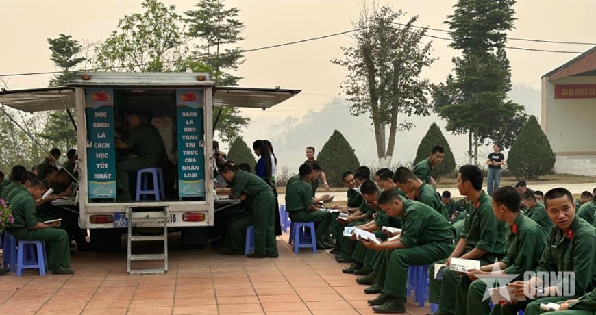 Bộ CHQS tỉnh Điện Biên: Lan tỏa tri thức từ những trang sách