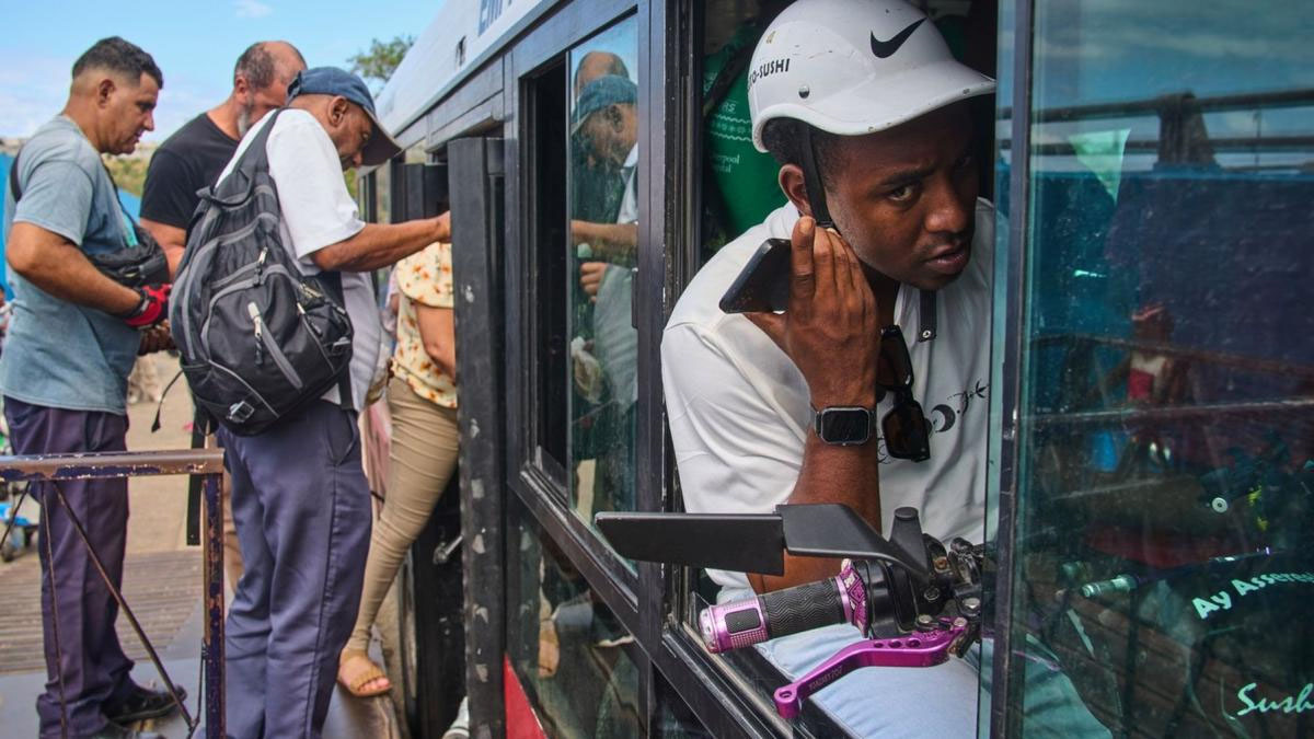 Ciclobús - Giải pháp cũ cho tình hình mới tại Cuba