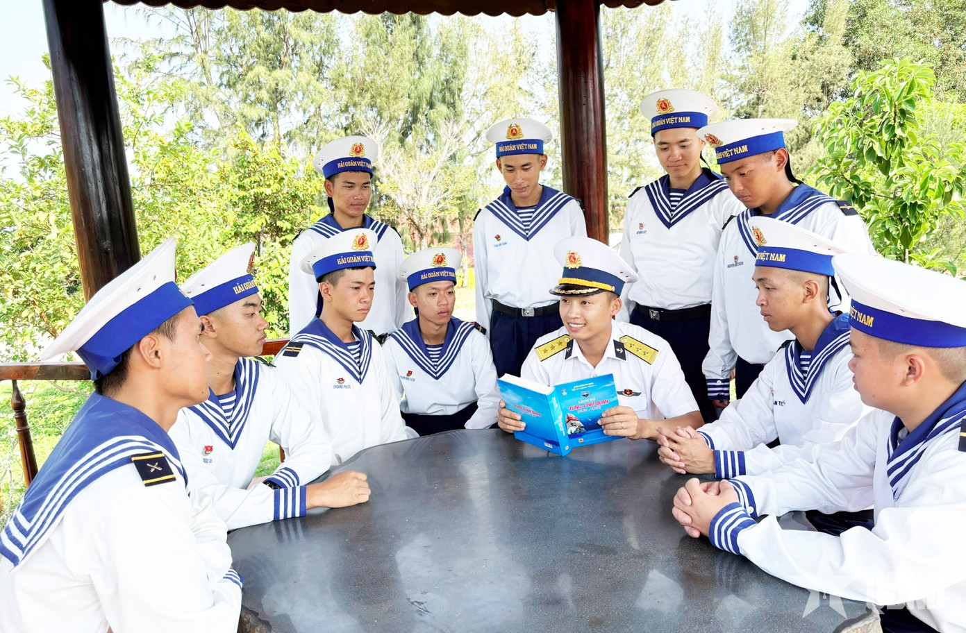 Lữ đoàn 162, Vùng 4 Hải quân: Nhiều hoạt động hưởng ứng Ngày sách và văn hóa đọc Việt Nam năm 2026