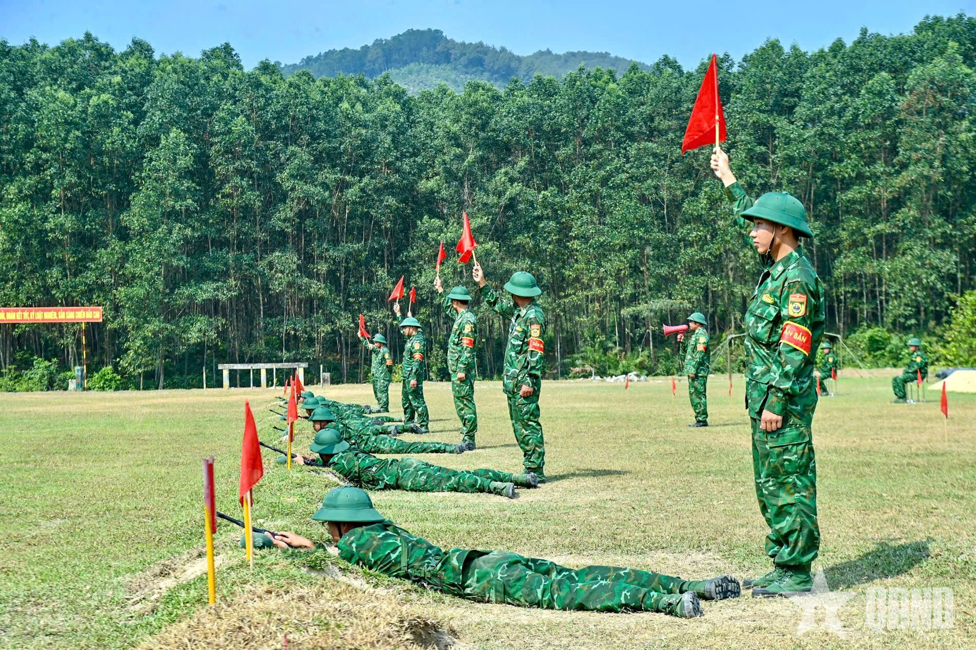 Chiến sĩ mới vận dụng tốt kiến thức, kỹ năng được huấn luyện