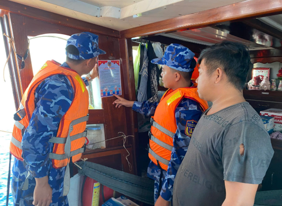 Vùng Cảnh sát biển 4: Phòng, chống IUU 