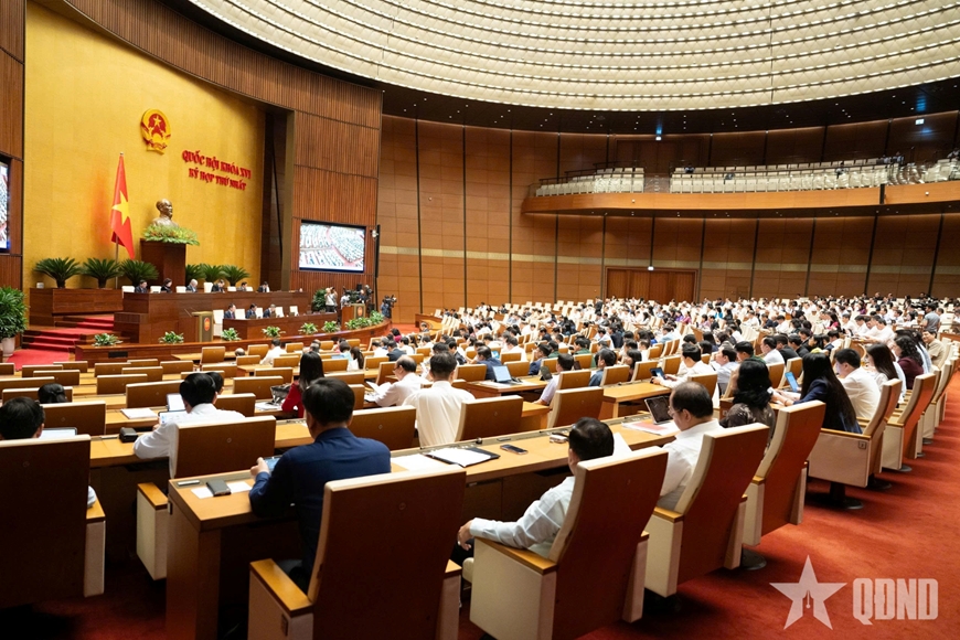 Đại biểu Quốc hội đề xuất nâng lương cơ sở lên 2,65-2,7 triệu đồng/tháng