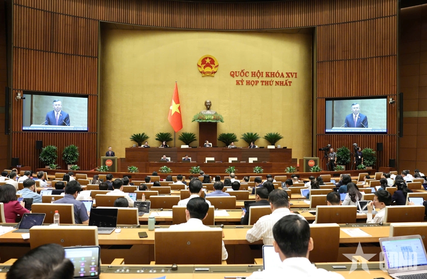 Bộ trưởng T&agrave;i ch&iacute;nh giải tr&igrave;nh trước Quốc hội: Tăng trưởng hai con số l&agrave; lựa chọn tất yếu