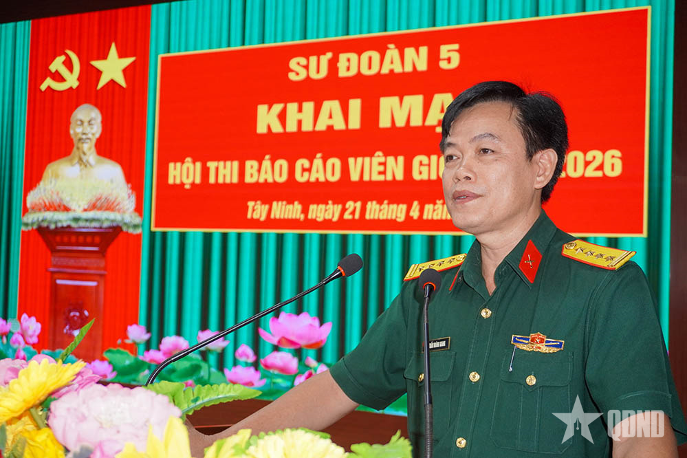 Báo cáo viên Sư đoàn 5 đua tài