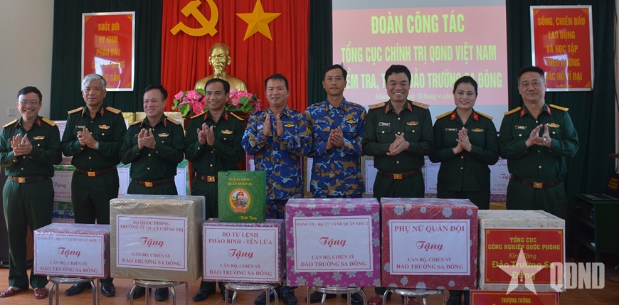 Gallery - 	Đoàn công tác Tổng cục Chính trị thăm, kiểm tra tại Đặc khu Trường Sa