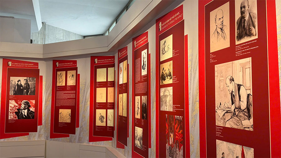 Trưng bày “156 hình tượng Lênin - Từ bộ sưu tập của Khu Lưu niệm V.I. Lênin ở Ulyanovsk”