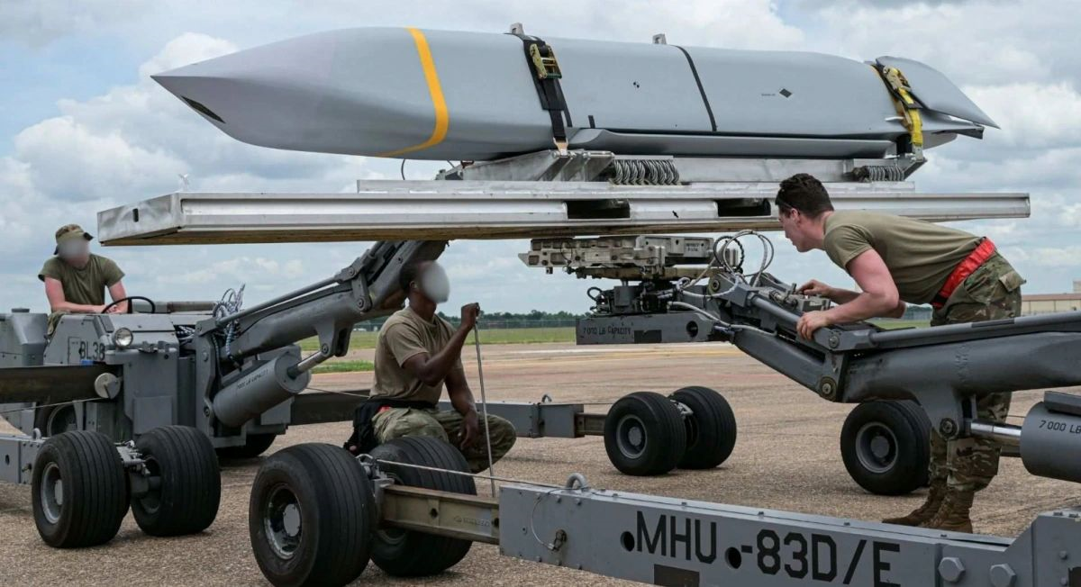 Nhận diện vũ khí: AGM-158 JASSM - “Mũi tên bạc” của Mỹ xuyên thủng phòng không Iran

