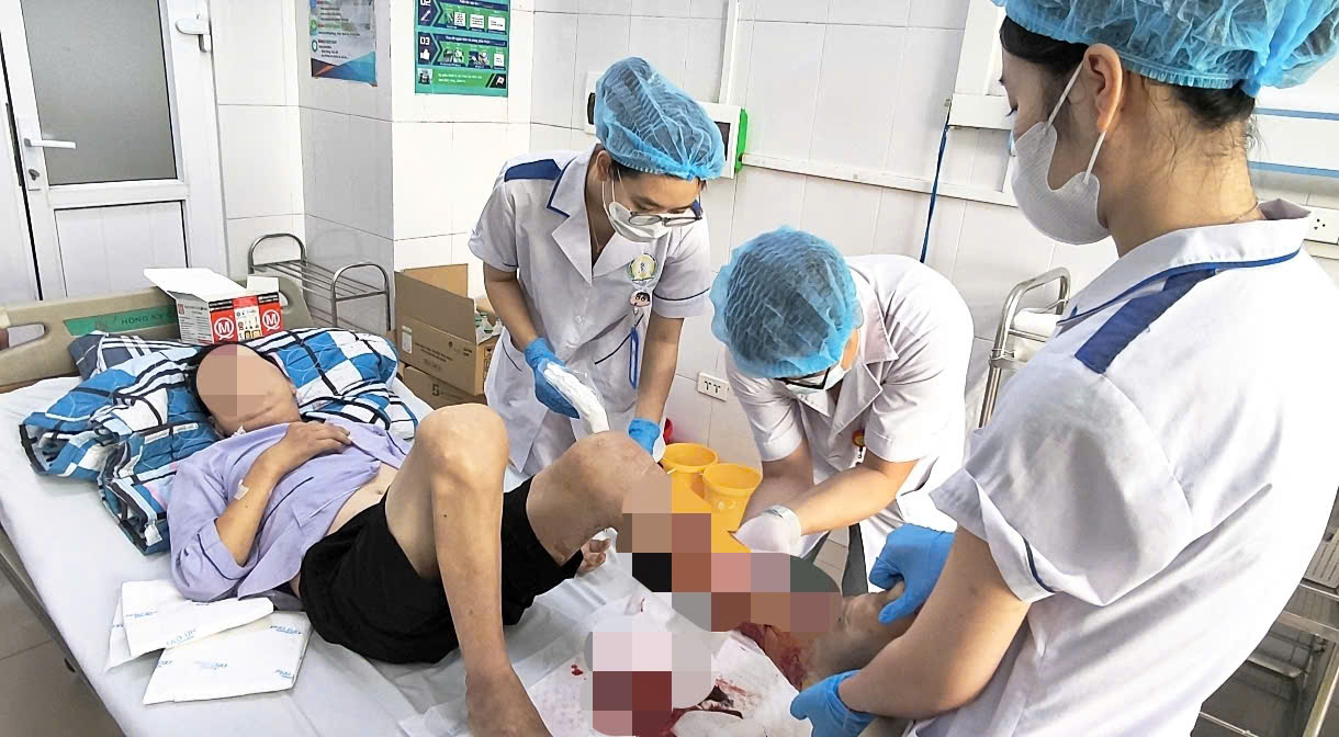 Điều trị vết thương tại nhà, nhiều người bị biến chứng hoại tử chi