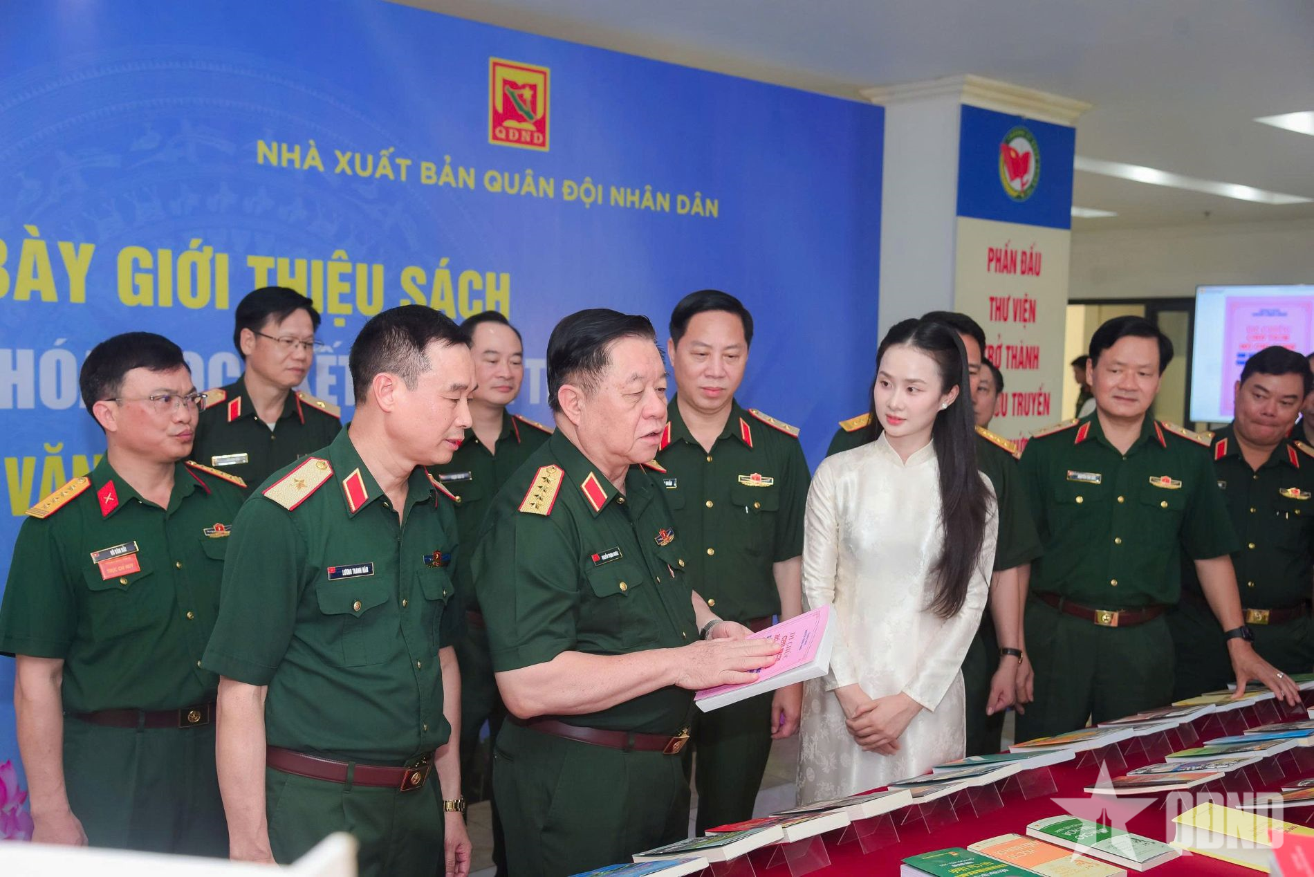 Đại tướng Nguyễn Trọng Nghĩa tham dự phát động phong trào đọc sách “Lan tỏa văn hóa đọc - Kết nối tri thức”