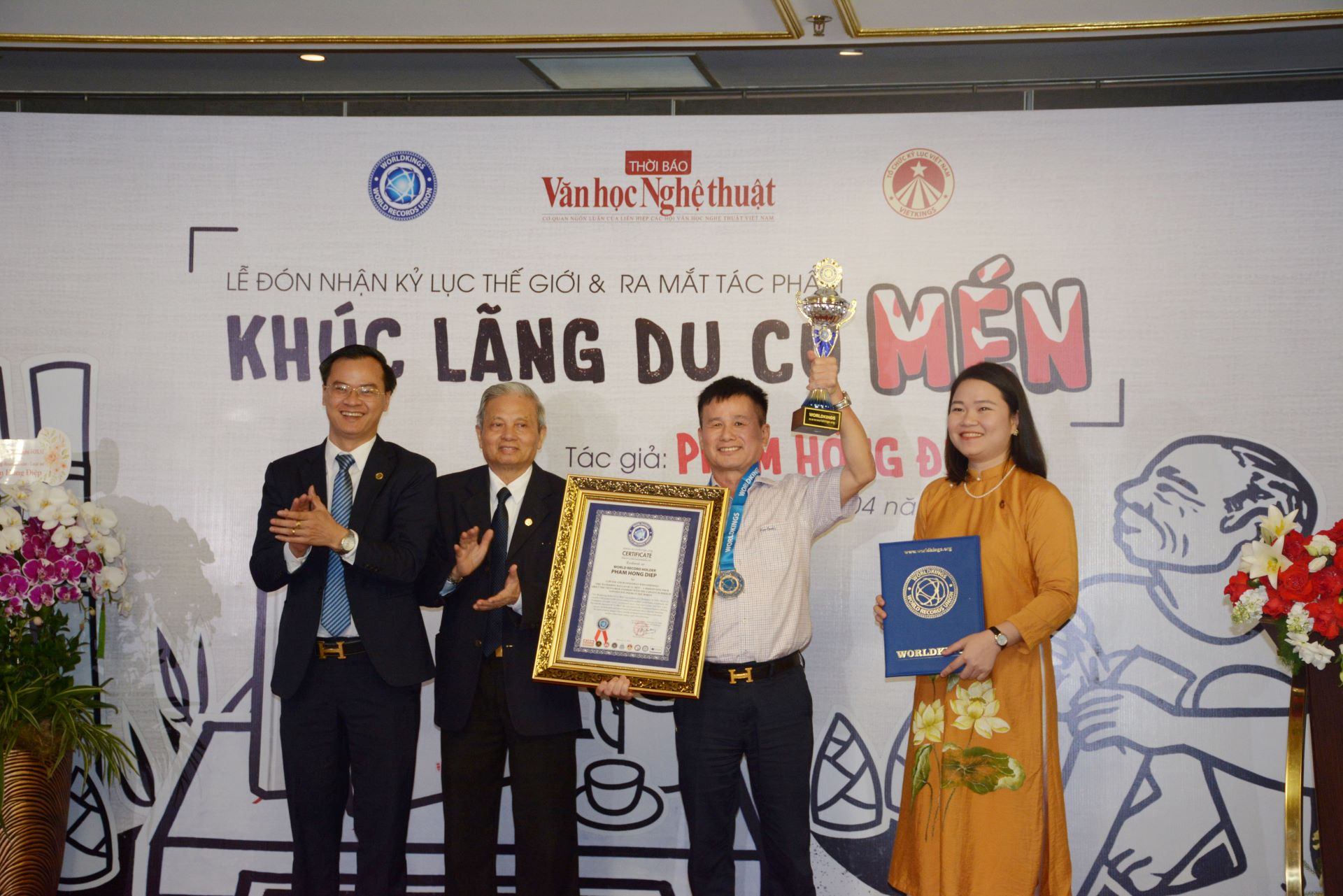 Ra mắt hai tác phẩm văn học, tác giả Phạm Hồng Điệp lập Kỷ lục thế giới và Việt Nam