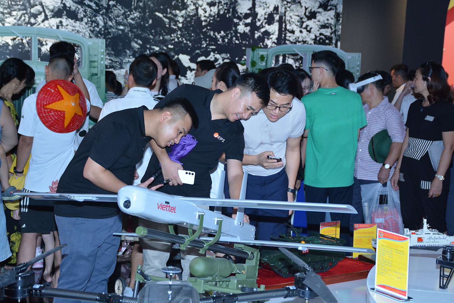 Phương tiện bay không người lái với nhiệm vụ xây dựng Quân đội, bảo vệ Tổ quốc - Bài 3: Khẳng định trình độ, nâng cao năng lực tác chiến của Quân đội (Tiếp theo và hết)