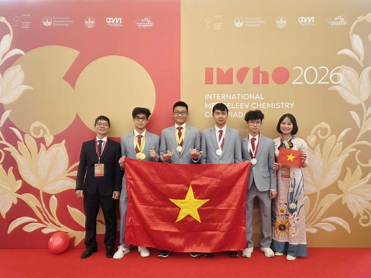 Vinh danh thành tích của đoàn học sinh Việt Nam tại Olympic Hóa học quốc tế Mendeleev