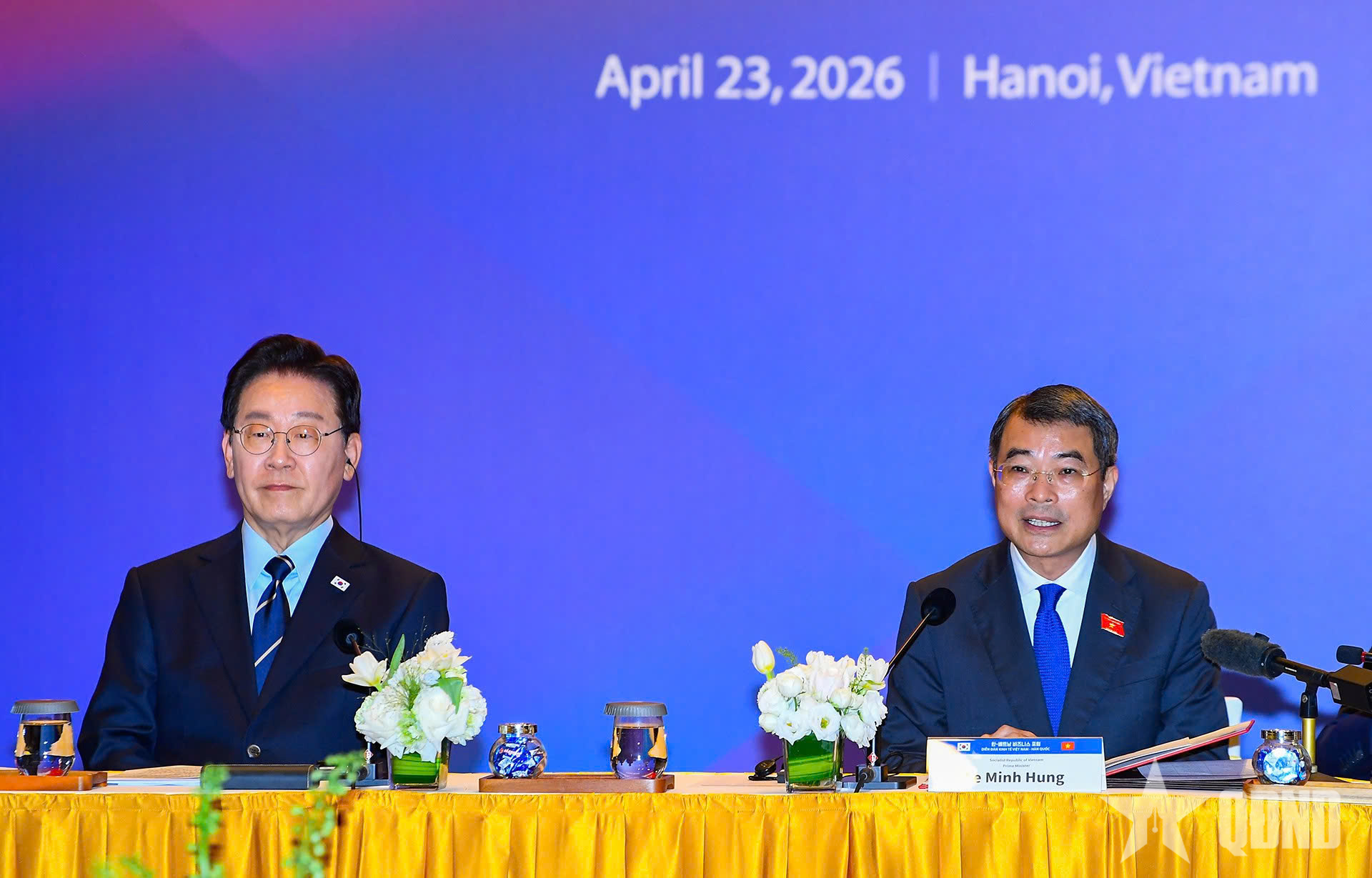 Thủ tướng Lê Minh Hưng và Tổng thống Hàn Quốc Lee Jae Myung cùng dự Tọa đàm bàn tròn về hợp tác kinh tế