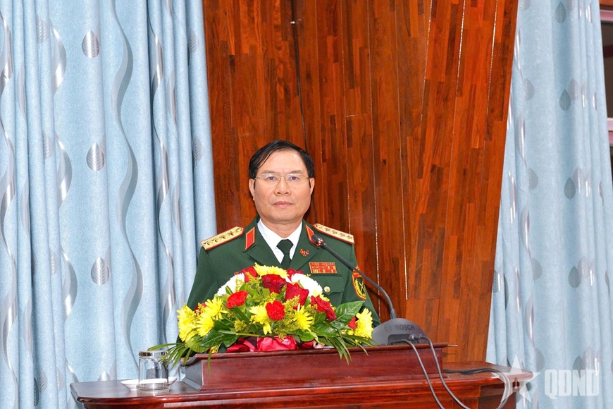 Đại tướng Nguyễn Tân Cương dự lễ trao Huân chương của Nhà nước Việt Nam tặng tập thể và cá nhân thuộc Bộ Quốc phòng Lào
