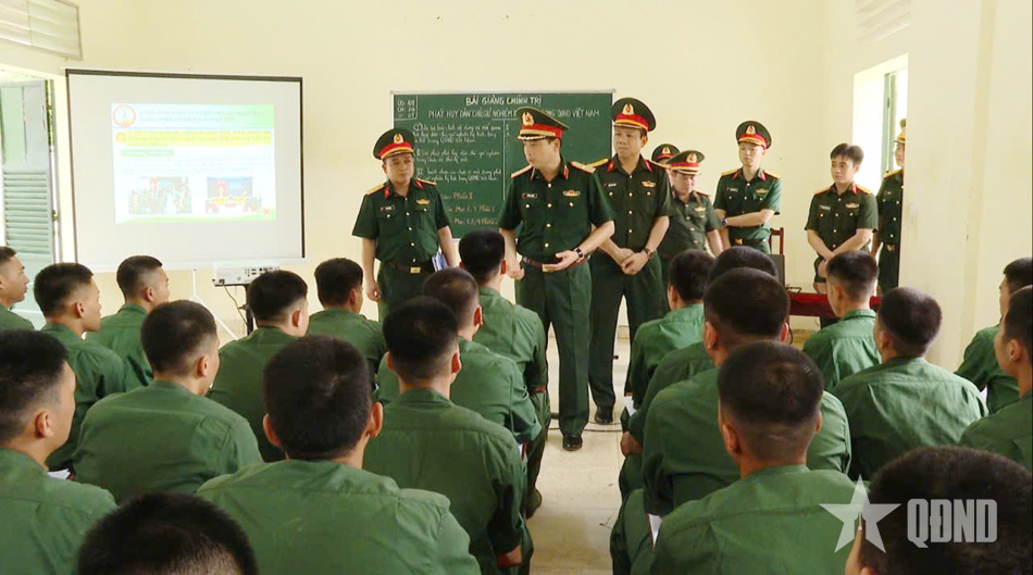 Chính ủy Quân đoàn 12 kiểm tra kết quả thực hiện nhiệm vụ tại Sư đoàn 312