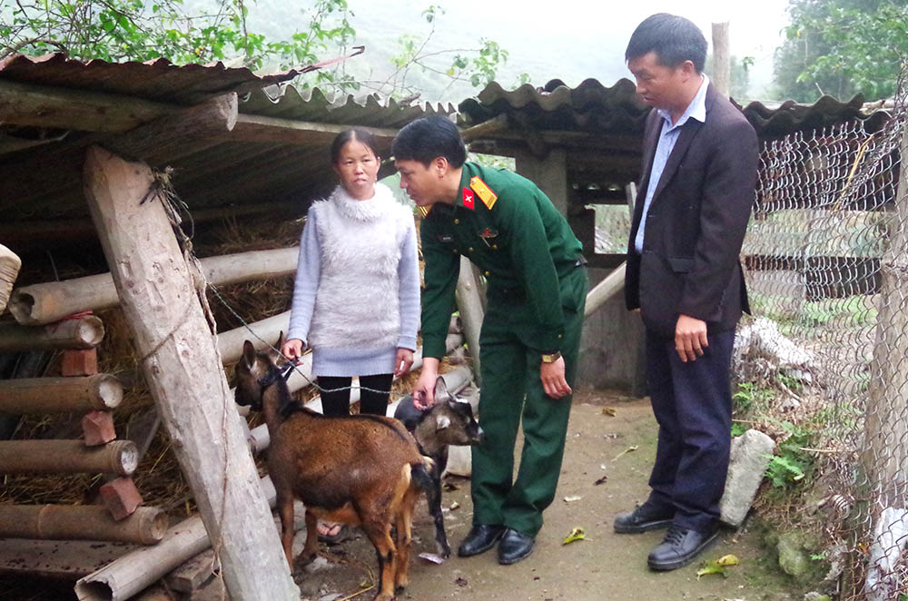 Đồng hành với người dân vùng biên giảm nghèo bền vững