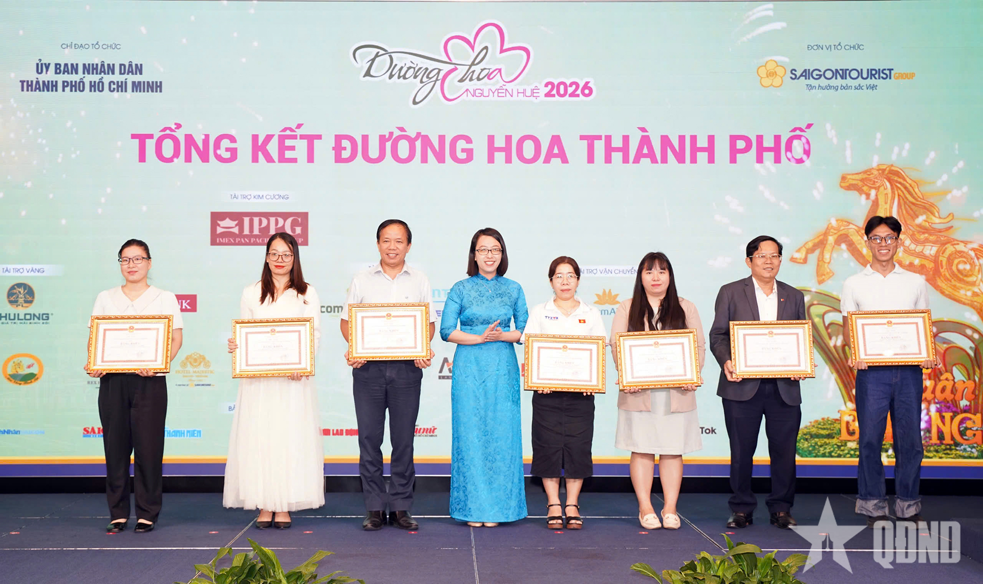 TP Hồ Chí Minh: Khen thưởng các tập thể, cá nhân đóng góp tiêu biểu cho đường hoa thành phố