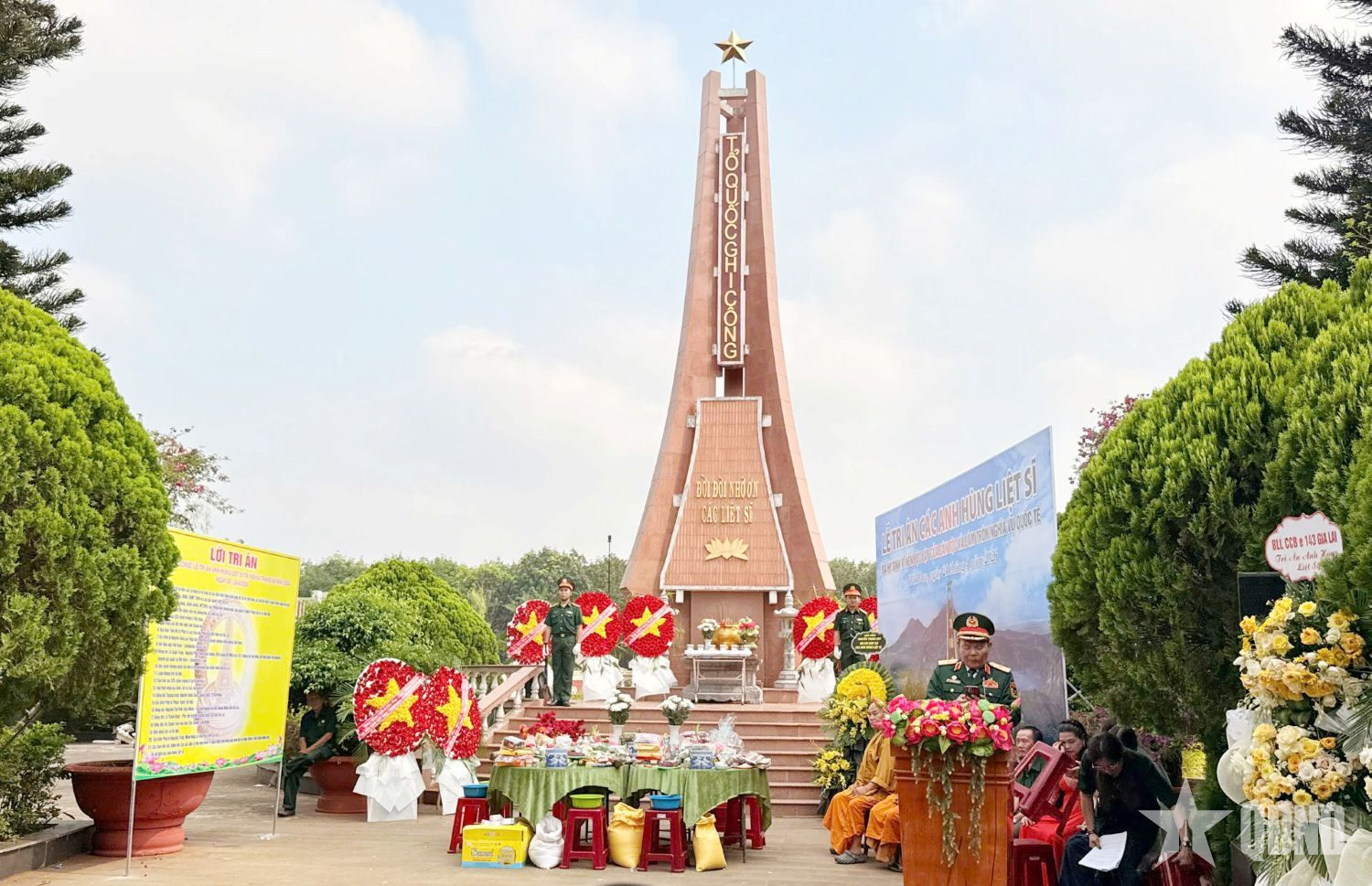 Gia Lai: Trang trọng Lễ tri ân các anh hùng liệt sĩ