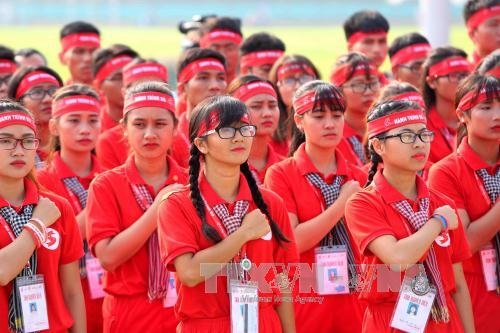 Khi người trẻ sống c&ugrave;ng lịch sử qua &acirc;m nhạc