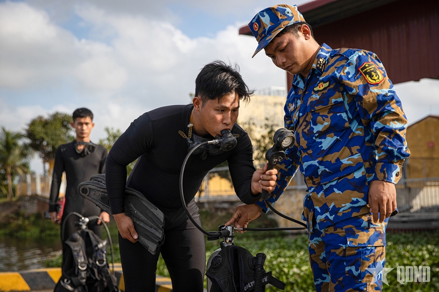 Thao trường trên biển xanh