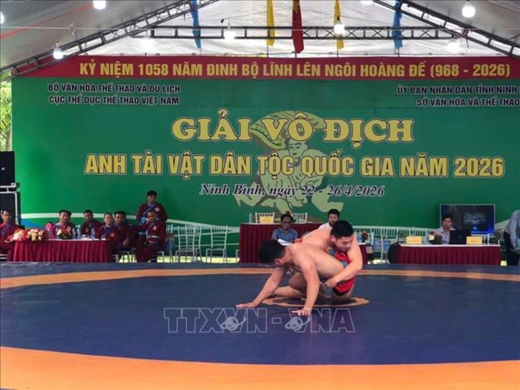 Hơn 100 vận động viên tranh tài giải vật dân tộc quốc gia