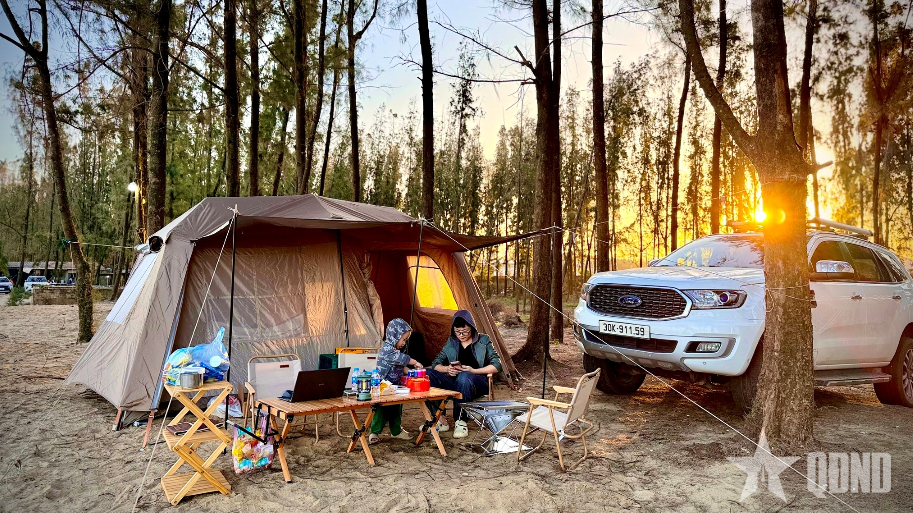 Ngày nghỉ rủ con đi camping