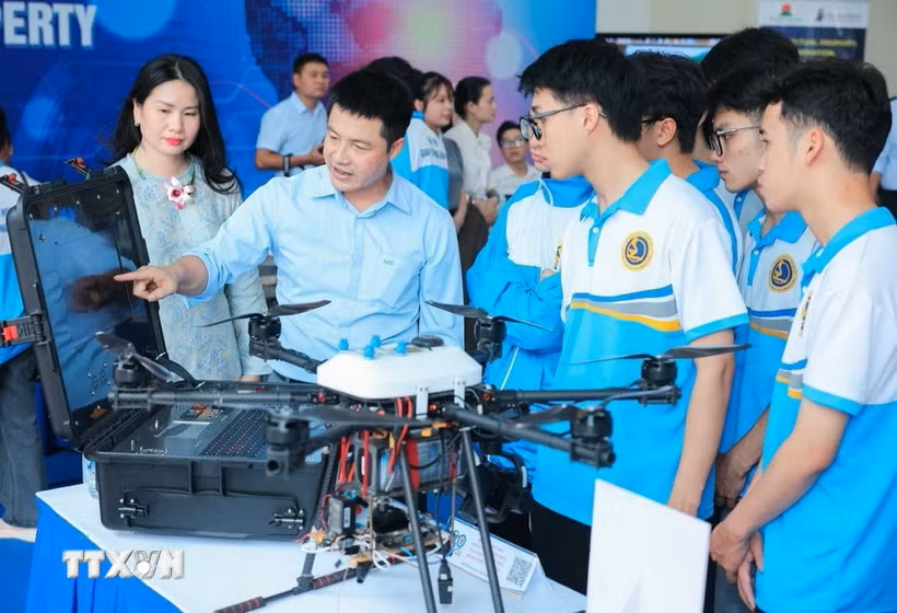 Kiện toàn Ban Chỉ đạo phát triển khoa học, công nghệ, đổi mới sáng tạo, chuyển đổi số và Đề án 06