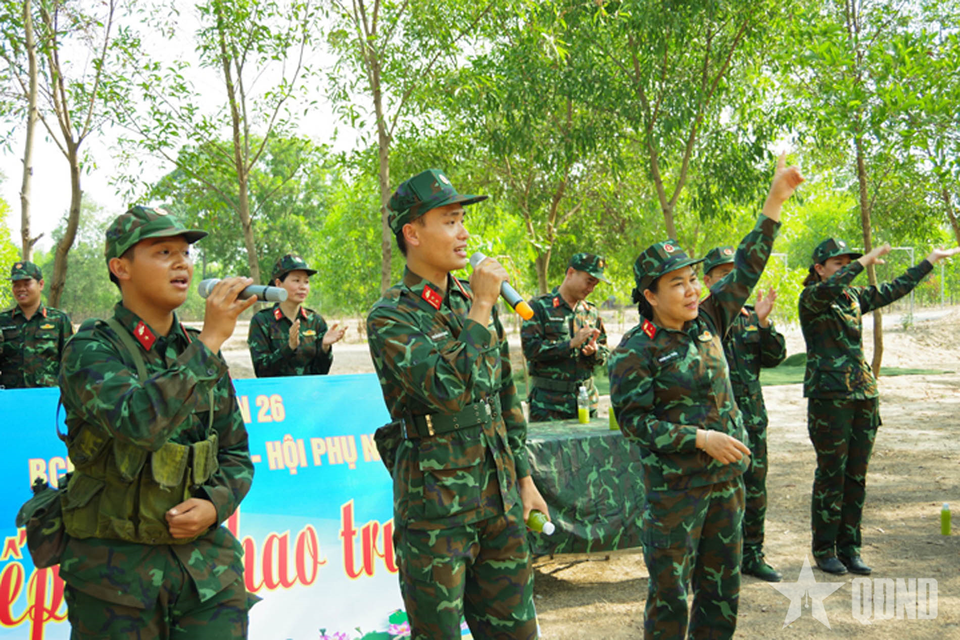 “Tiếp sức thao trường” cho chiến sĩ mới ở Lữ đoàn Tăng thiết giáp 26 (Quân khu 7)