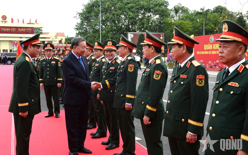 Tổng Bí thư, Chủ tịch nước Tô Lâm dự Lễ đón nhận danh hiệu Anh hùng Lực lượng vũ trang nhân dân của Quân khu 5