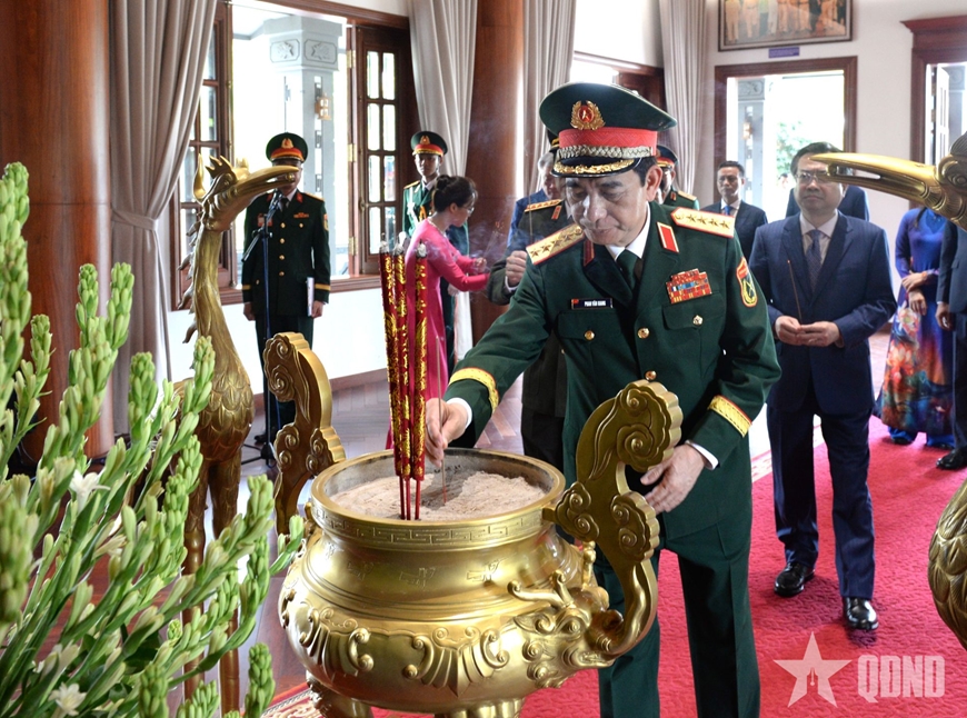 Tổng B&iacute; thư, Chủ tịch nước T&ocirc; L&acirc;m dự Lễ đ&oacute;n nhận danh hiệu Anh h&ugrave;ng Lực lượng vũ trang nh&acirc;n d&acirc;n của Qu&acirc;n khu 5