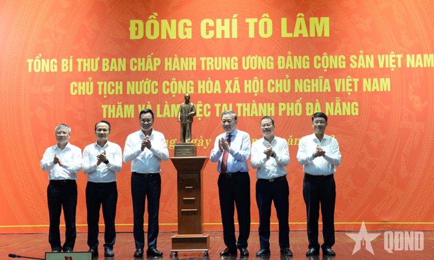 Tổng B&iacute; thư, Chủ tịch nước T&ocirc; L&acirc;m l&agrave;m việc với Ban Thường vụ Th&agrave;nh ủy Đ&agrave; Nẵng